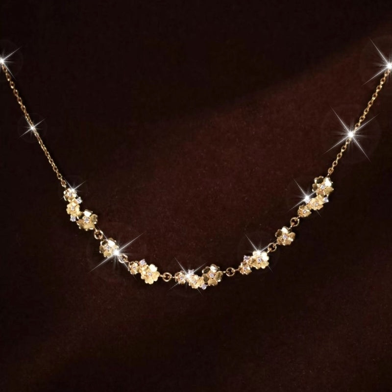 A Vintage Elegant and Exquisite S925 Silver Synthetic Zirconia Cherry Blossom Necklace, Women's Collarbone Chain
